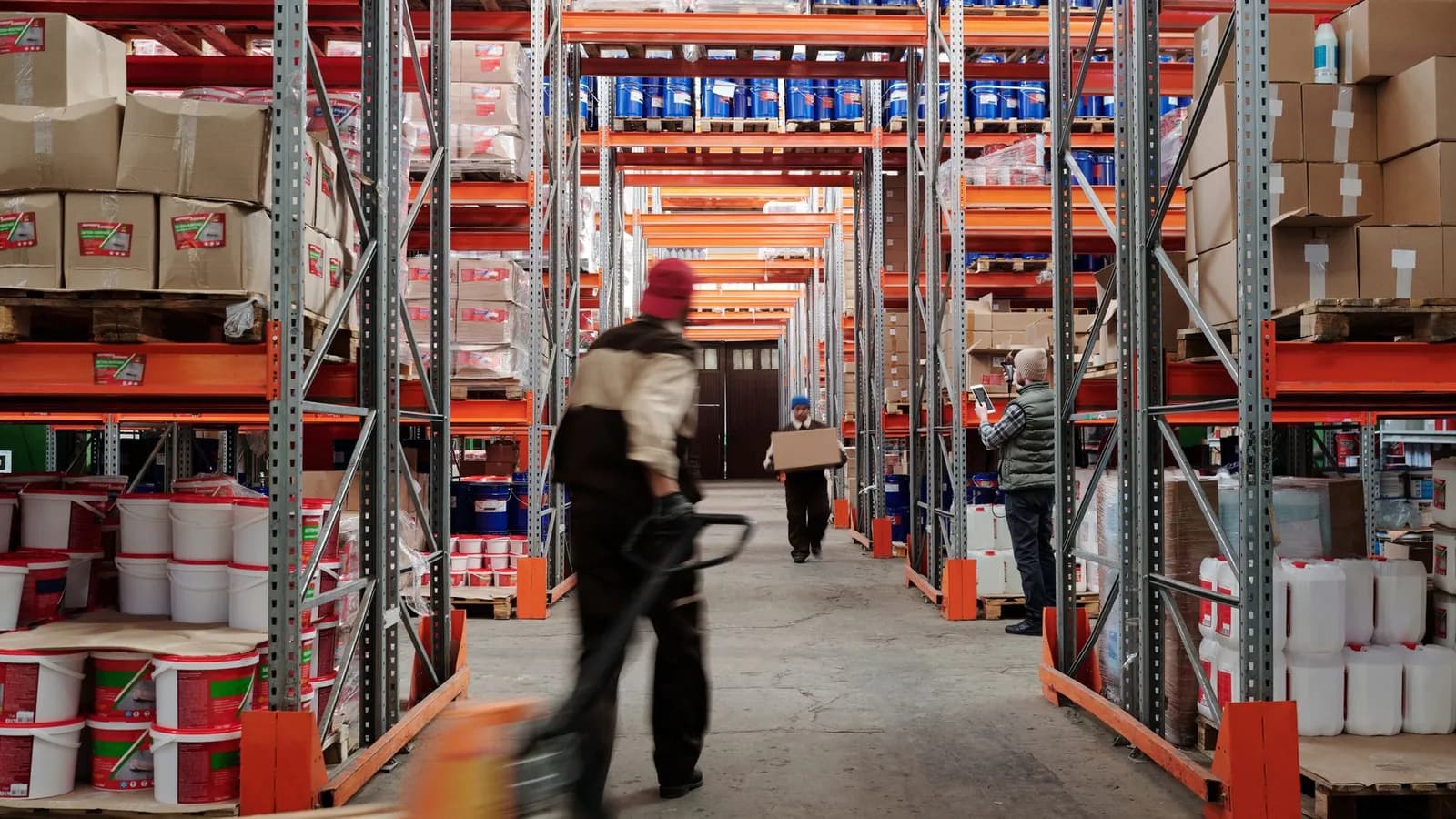 Pallet trucks and stackers: equipping a small warehouse