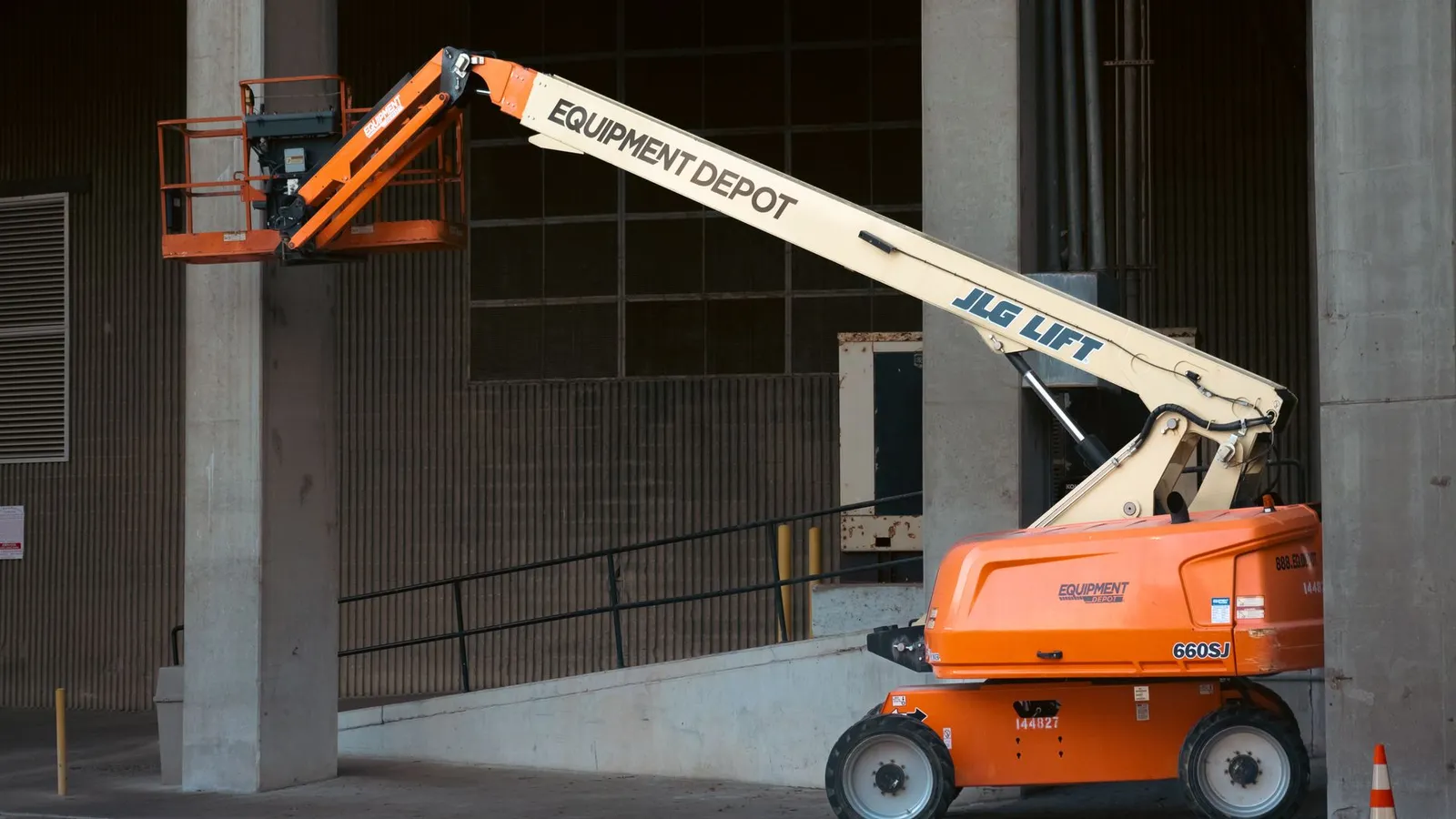 Renting an aerial lift in Casablanca for your site